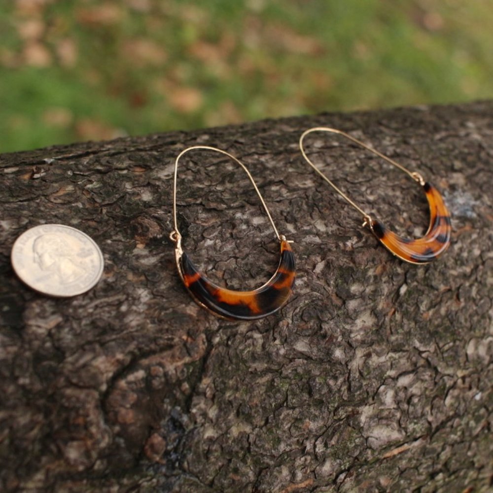 Anthro Leopard Acetate Gold Crescent Hoop Earrings - Picture 4 of 10